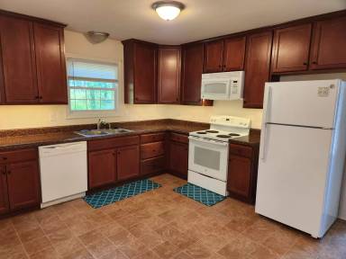Main picture of 137 Gene Rd