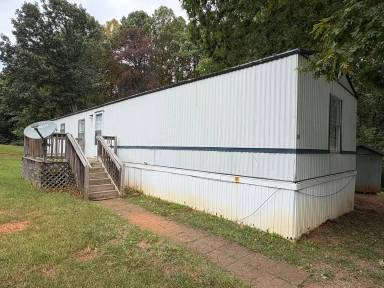 Main picture of 99 Red Bird Ln