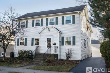 Main picture of 26 Pine Ave