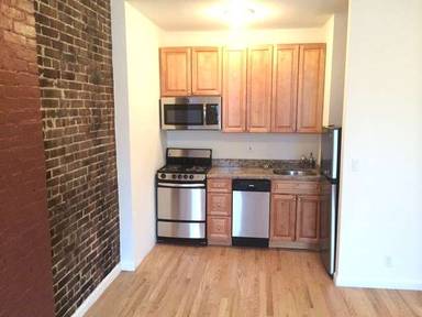 Main picture of 255 West 10th St