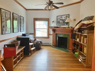 Main picture of 107 University Rd