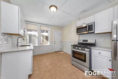 Main picture of 18 Brackett St