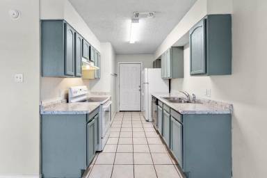 Main picture of 1625 Gordon St
