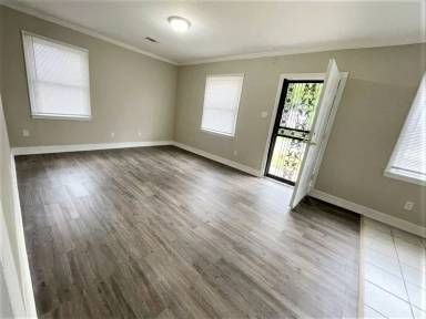 Main picture of 347 Hodges St