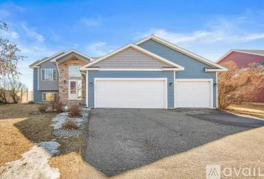 Main picture of 722 Harrison Dr