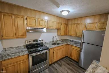 Main picture of 55 Elmwood Park