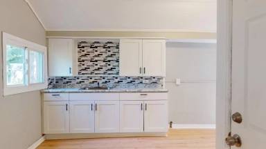 Main picture of 2967 W 38th St