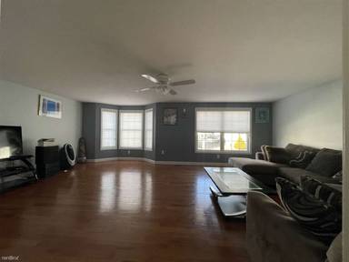 Main picture of 32 Nile St
