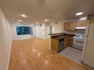 Main picture of 950 Edgecliffe Dr