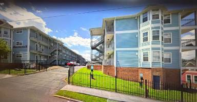 Main picture of 1601 Queen Anne Way