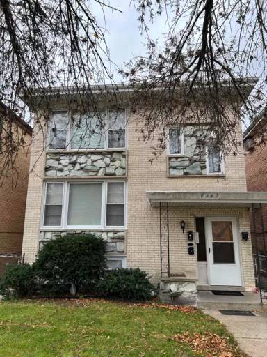 Main picture of 6249 W Montrose Ave