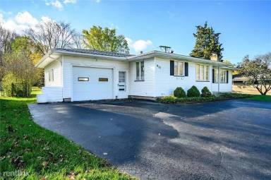 Main picture of 975 Titus Ave