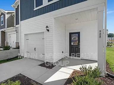 Main picture of 988 Rolling Fields Dr