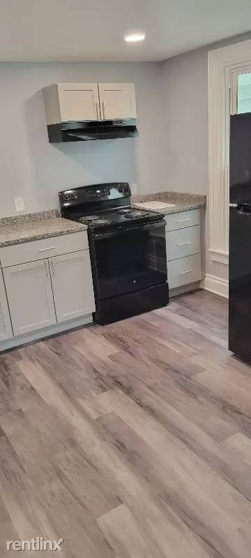 Main picture of 225 East Ave