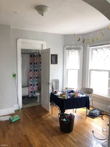 Main picture of 124 Prospect Ave SE