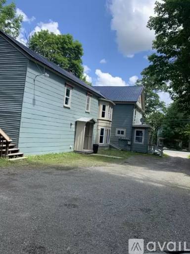 Main picture of 537 Main St