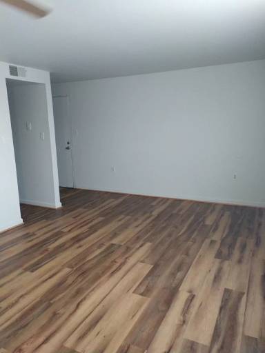 Main picture of 231 Chalmers Court 2D