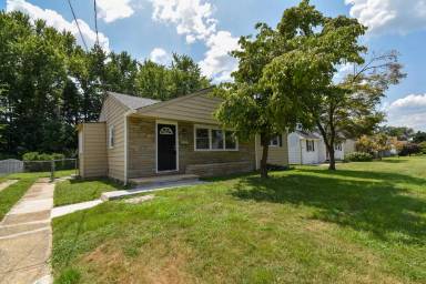 Main picture of 269 Lott Ave