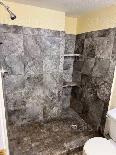 Main picture of 924 N Topeka St