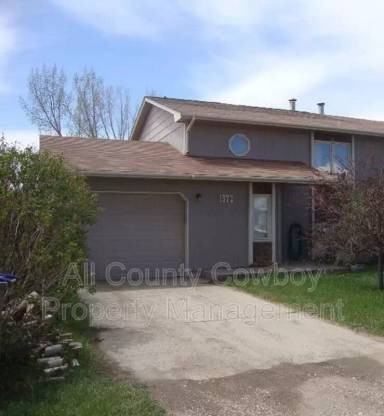 Main picture of 1972 Van Buren St