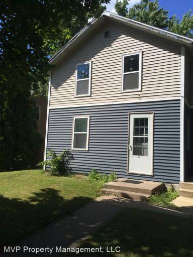 Main picture of 124 1/2 Cottage St