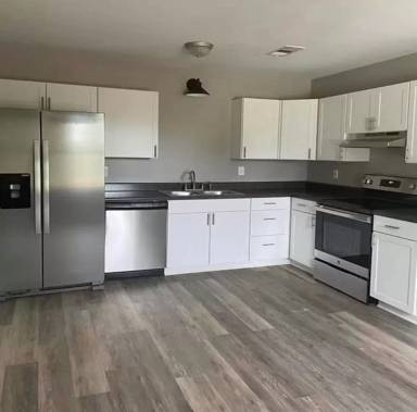 Main picture of 2418 College St