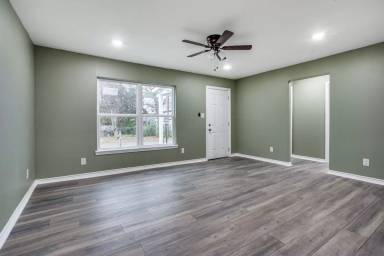 Main picture of 420 S Gribble St