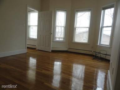 Main picture of 38 Bond St
