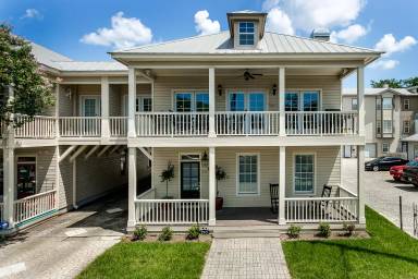 Main picture of 210 E Government St