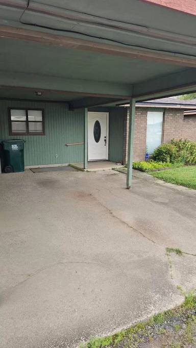 Main picture of 504 N Cline Rd