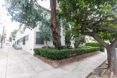 Main picture of 822 N Sweetzer Ave