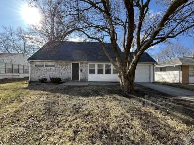 Main picture of 4046 N Catherwood Ave