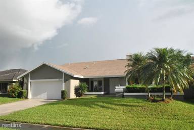 Main picture of 6727 Hollandaire Dr W