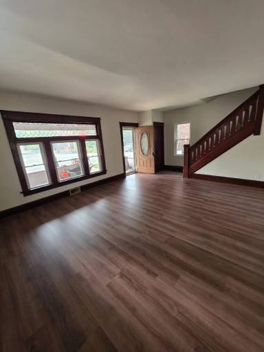 Main picture of 1418 W 8th St