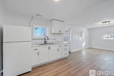 Main picture of 3717 Hamburg Pike