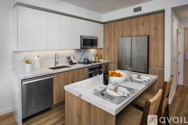 Main picture of 4414 N Flagler Dr