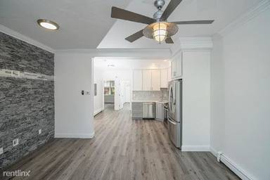 Main picture of 6644 S Saint Lawrence Ave