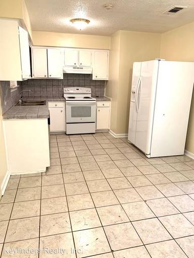 Main picture of 7236 Meadowbrook Ave