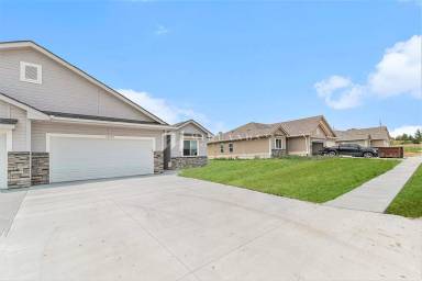 Main picture of 12314 N 149th Cir