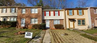 Main picture of 303 Roswell Commons Cir