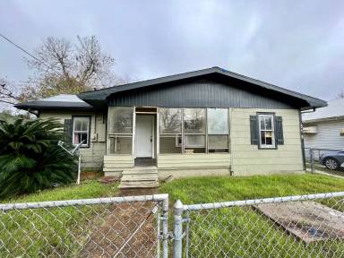 Main picture of 515 Bellot St