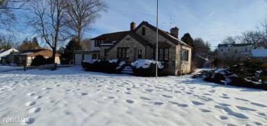 Main picture of 728 N 116th St