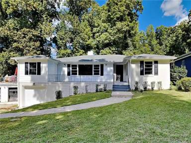 Main picture of 111 Leathers Cir NW