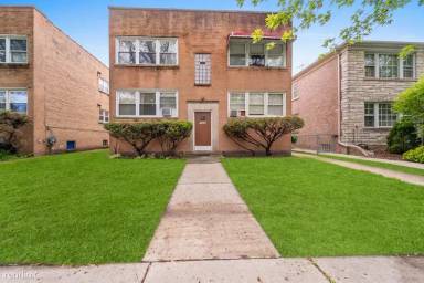 Main picture of 2823 W Balmoral Ave