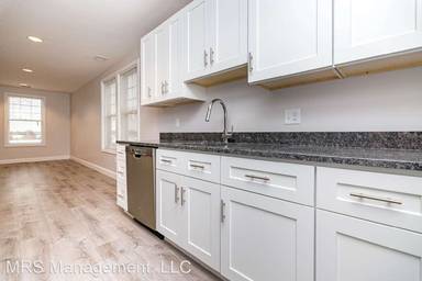 Main picture of 114 Sylvan St