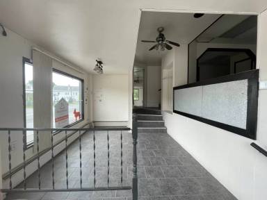 Main picture of 96-98 N Main St