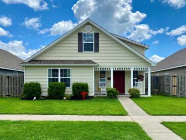 Main picture of 4440 W Pecan St