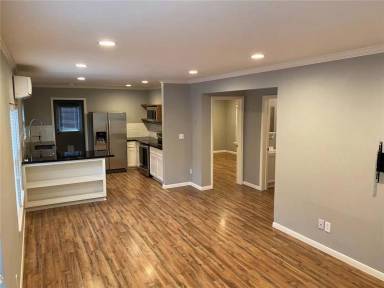 Main picture of 4221 Marina St
