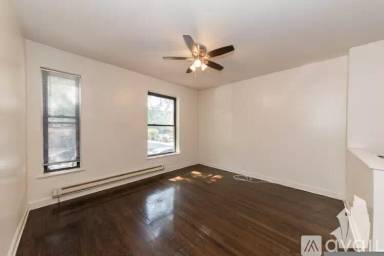 Main picture of 837 W Cornelia Ave