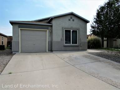 Main picture of 2205 Sagecrest Loop NE
